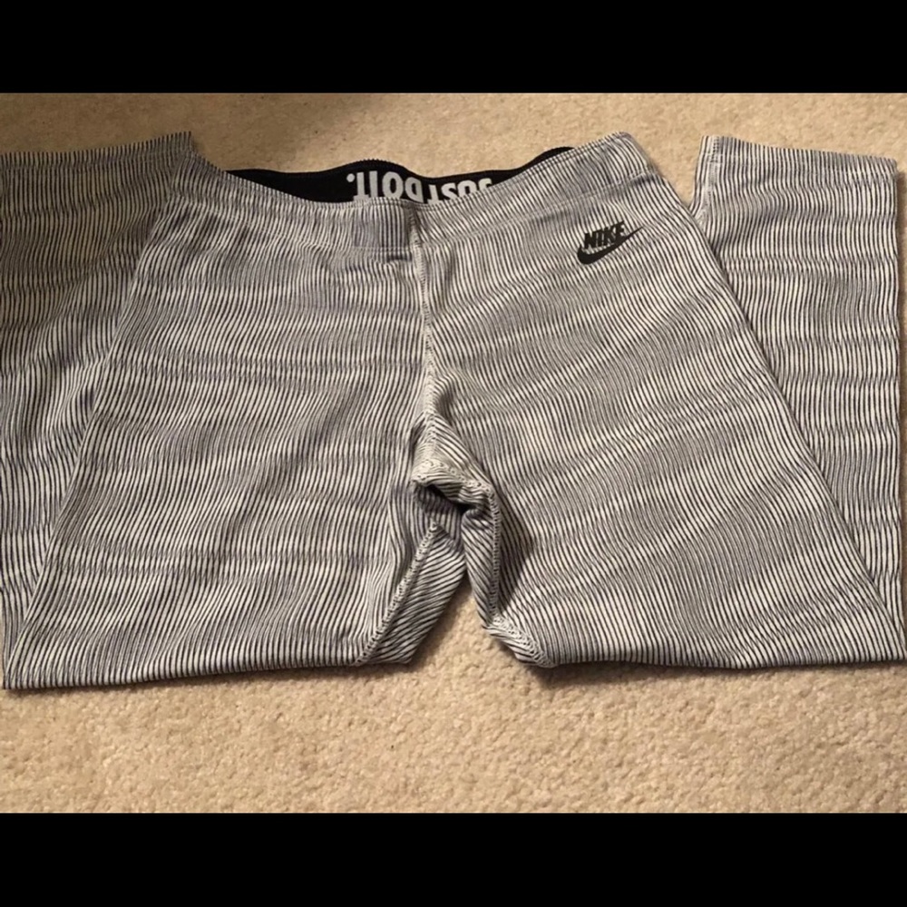 Nike Workout capris